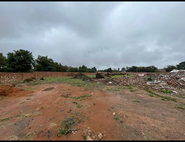 4,700M² VACANT LAND FOR SALE IN SELECTION PARK INDUSTRIAL